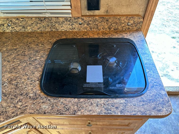 image for item LK9658 2015 Exiss STC837LQ  horse trailer