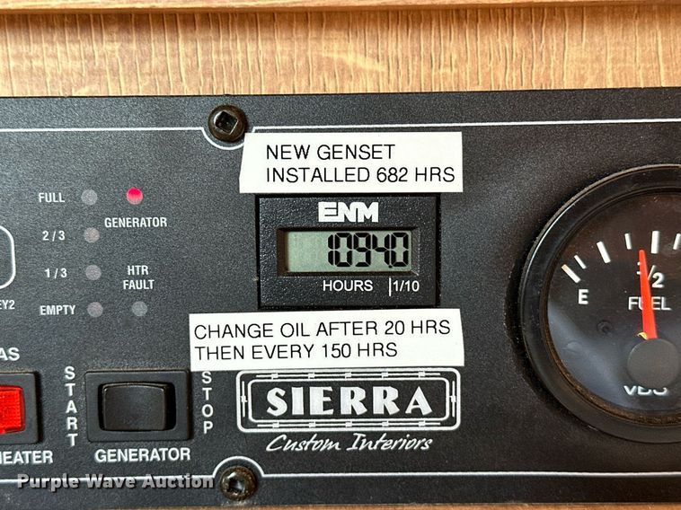 image for item LK9658 2015 Exiss STC837LQ  horse trailer