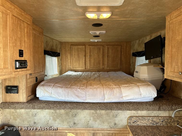 image for item LK9658 2015 Exiss STC837LQ  horse trailer