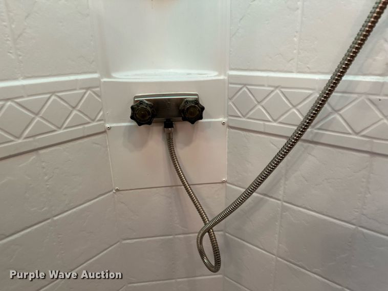 image for item LK9658 2015 Exiss STC837LQ  horse trailer