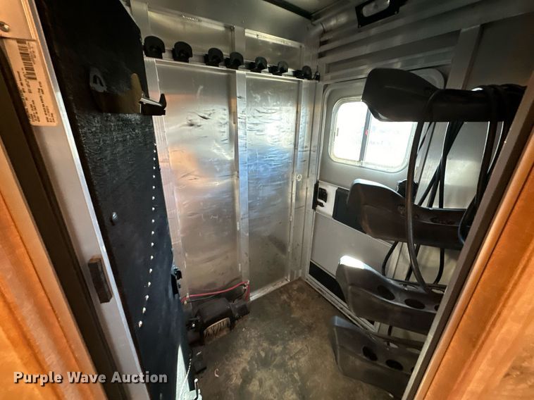 image for item LK9658 2015 Exiss STC837LQ  horse trailer