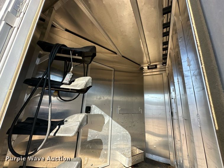 image for item LK9658 2015 Exiss STC837LQ  horse trailer