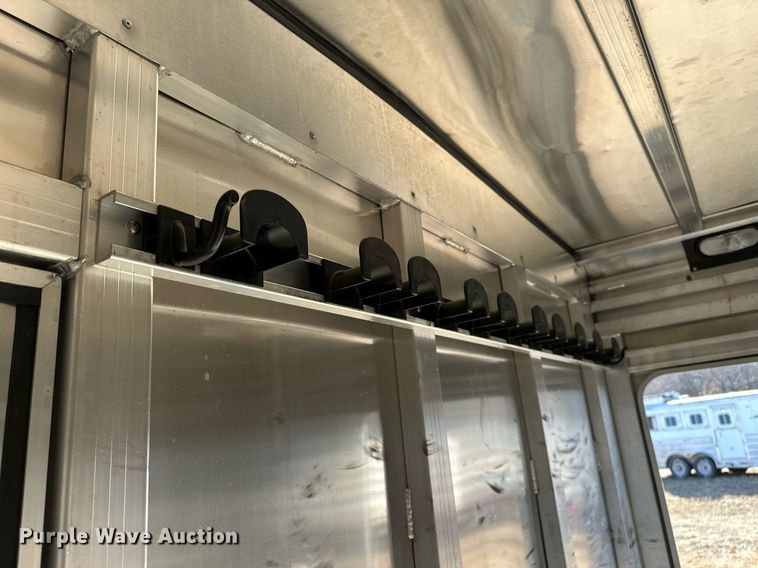 image for item LK9658 2015 Exiss STC837LQ  horse trailer