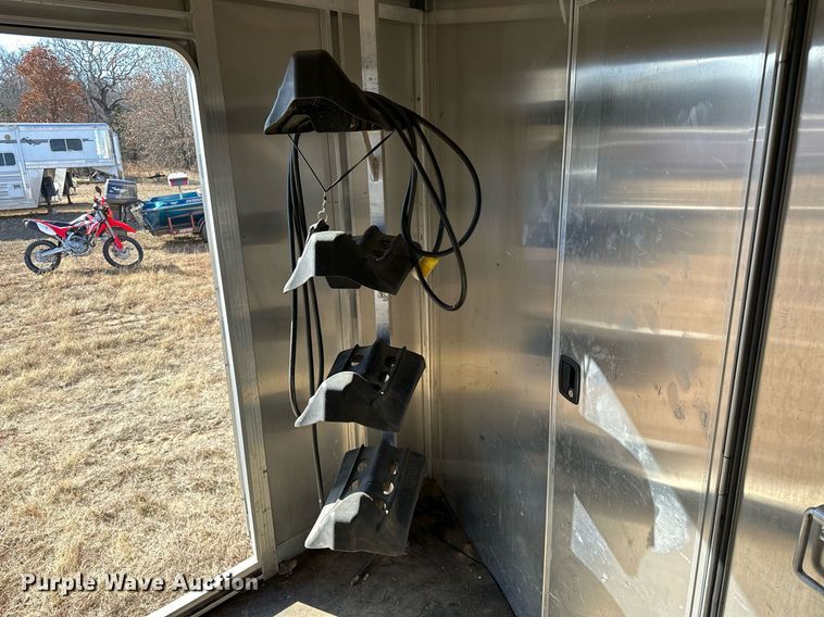 image for item LK9658 2015 Exiss STC837LQ  horse trailer