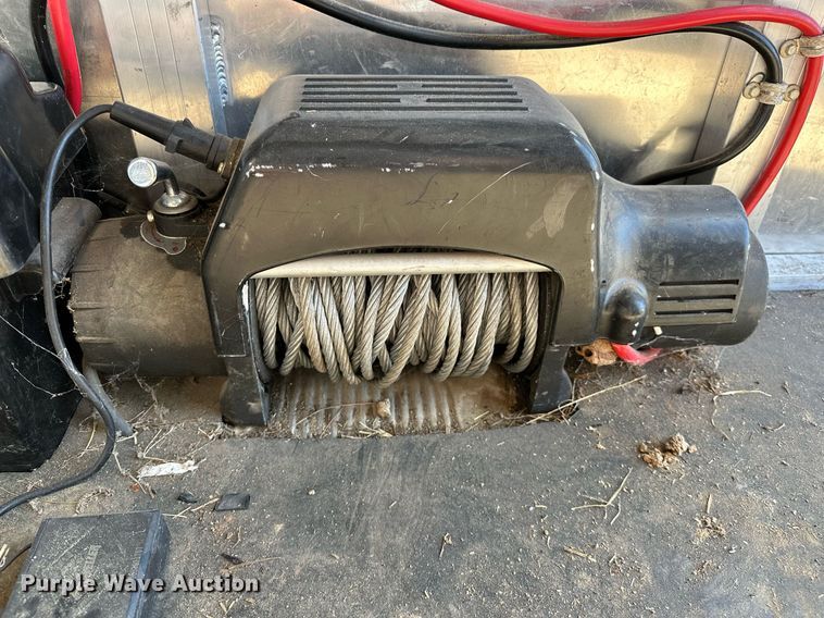 image for item LK9658 2015 Exiss STC837LQ  horse trailer