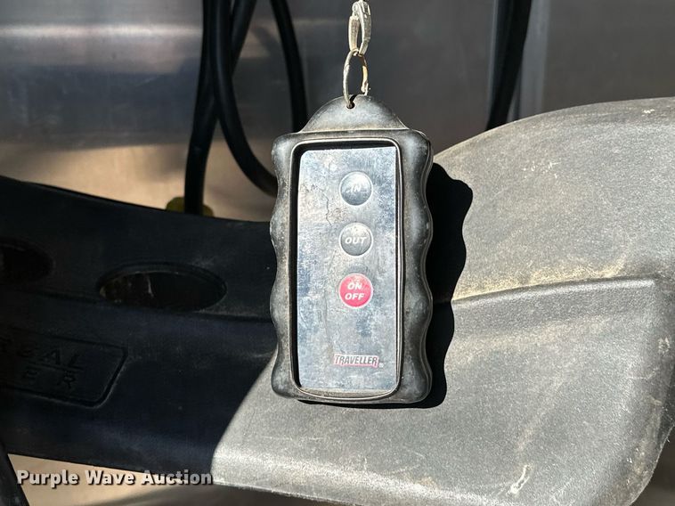 image for item LK9658 2015 Exiss STC837LQ  horse trailer