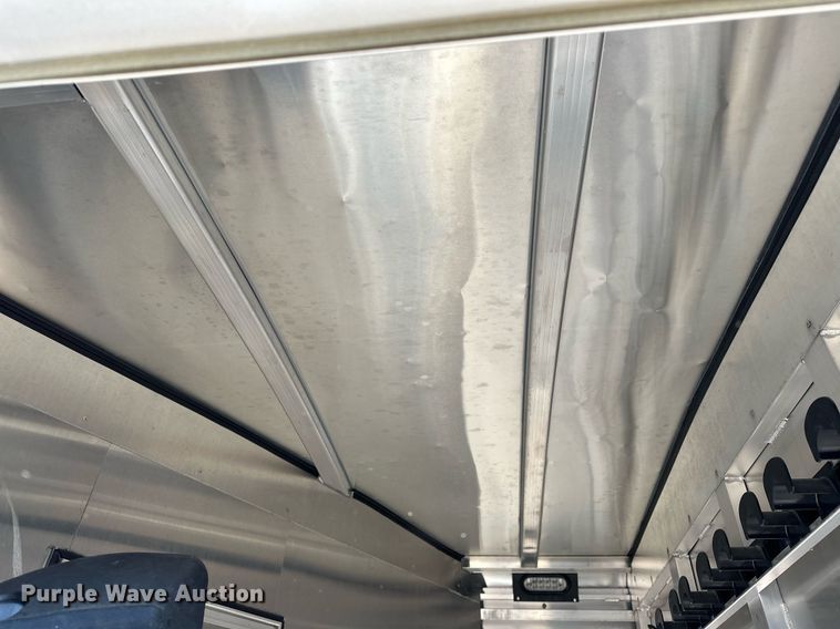 image for item LK9658 2015 Exiss STC837LQ  horse trailer