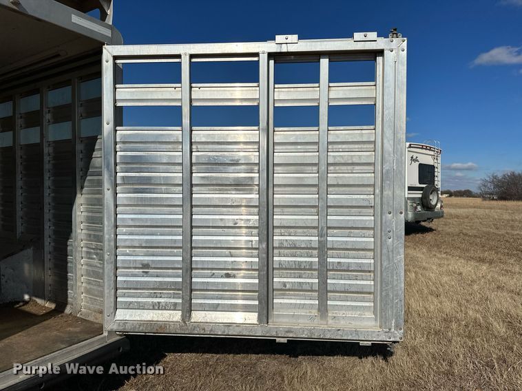 image for item LK9658 2015 Exiss STC837LQ  horse trailer