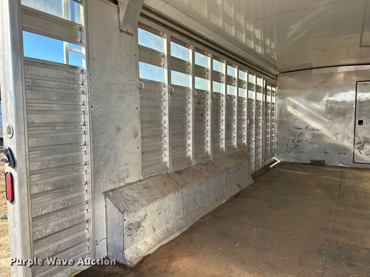 image for item LK9658 2015 Exiss STC837LQ  horse trailer