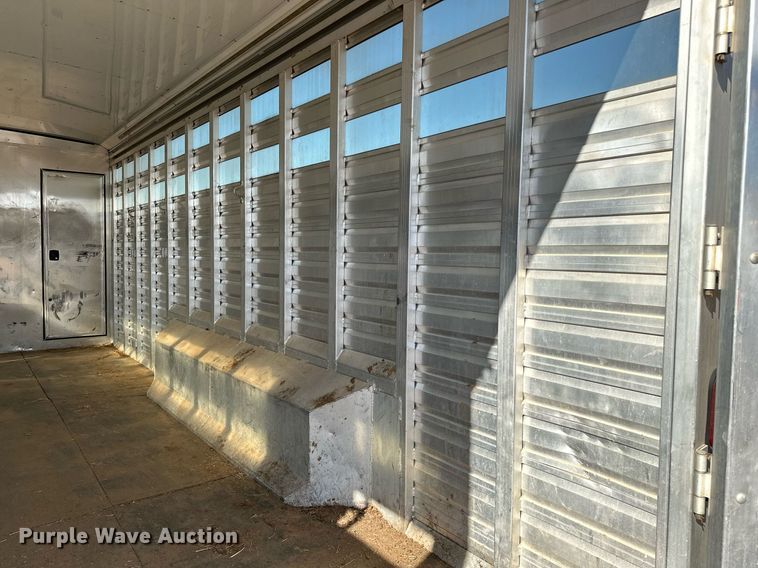 image for item LK9658 2015 Exiss STC837LQ  horse trailer