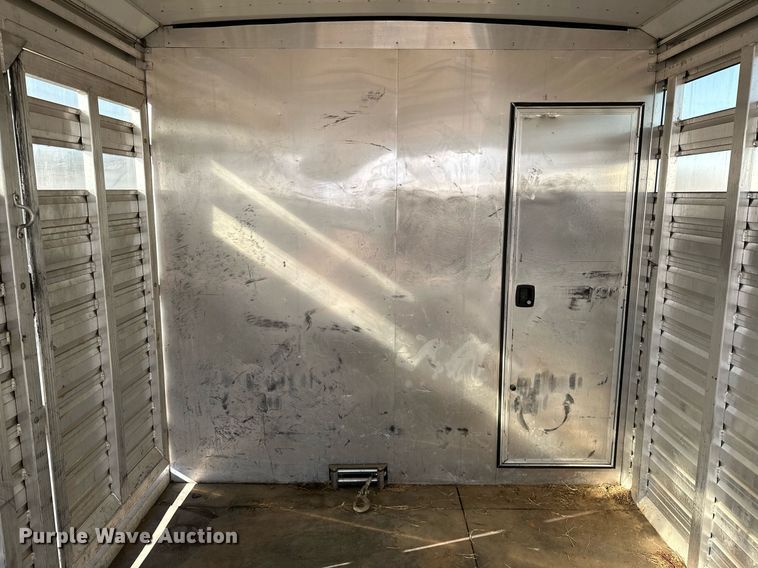 image for item LK9658 2015 Exiss STC837LQ  horse trailer