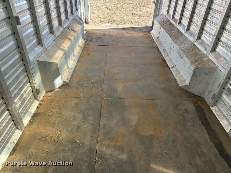 image for item LK9658 2015 Exiss STC837LQ  horse trailer