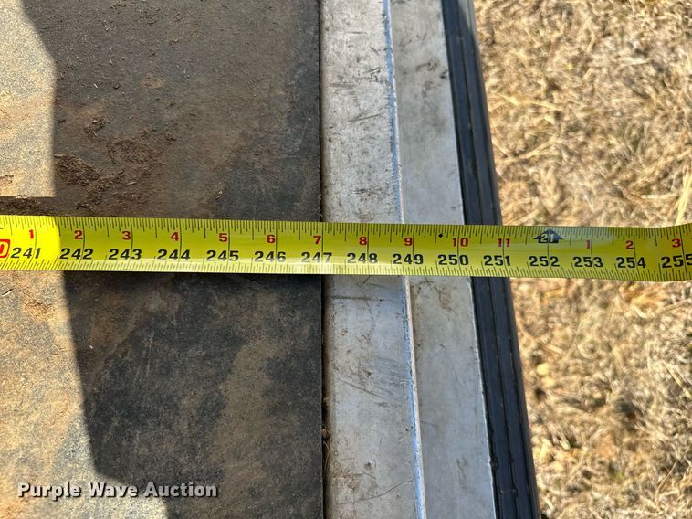 image for item LK9658 2015 Exiss STC837LQ  horse trailer