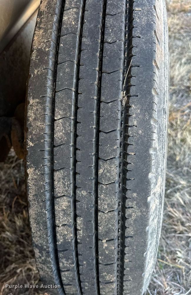 image for item LK9658 2015 Exiss STC837LQ  horse trailer