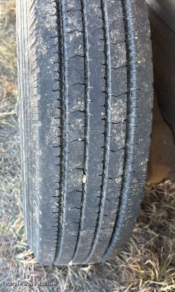 image for item LK9658 2015 Exiss STC837LQ  horse trailer