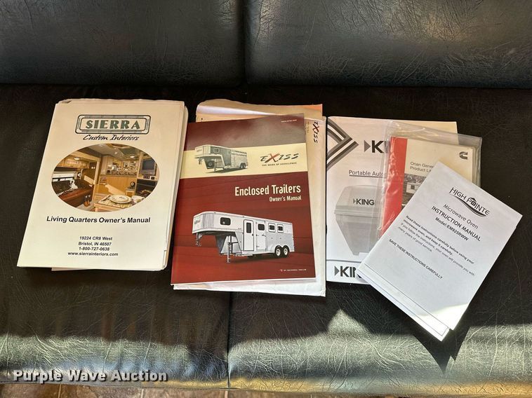 image for item LK9658 2015 Exiss STC837LQ  horse trailer