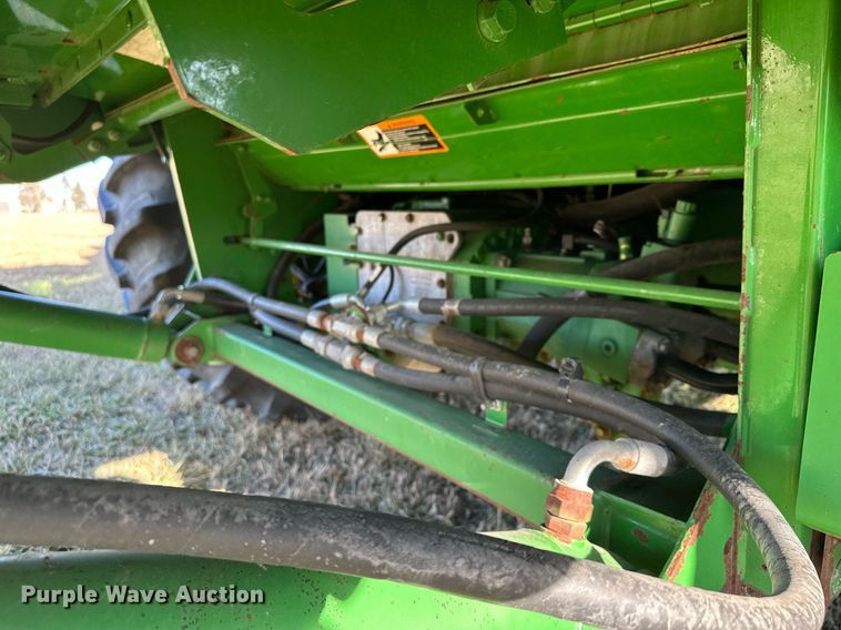 image for item LO9384 2013 John Deere S680S STS  combine