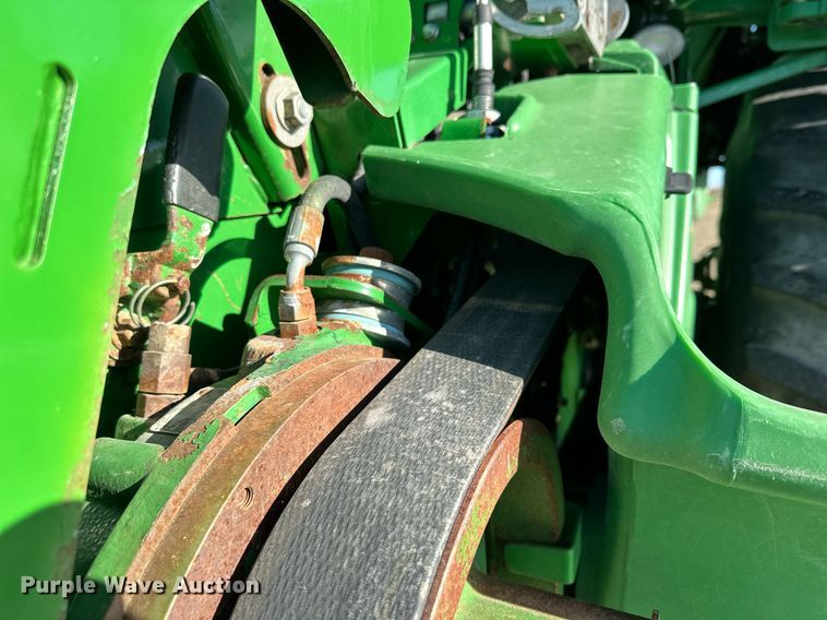 image for item LO9384 2013 John Deere S680S STS  combine