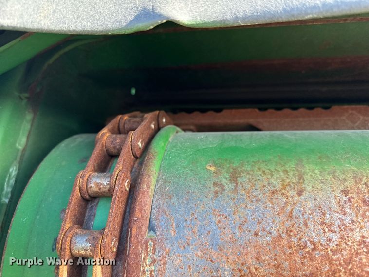 image for item LO9384 2013 John Deere S680S STS  combine