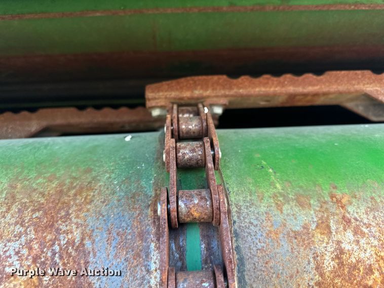 image for item LO9384 2013 John Deere S680S STS  combine