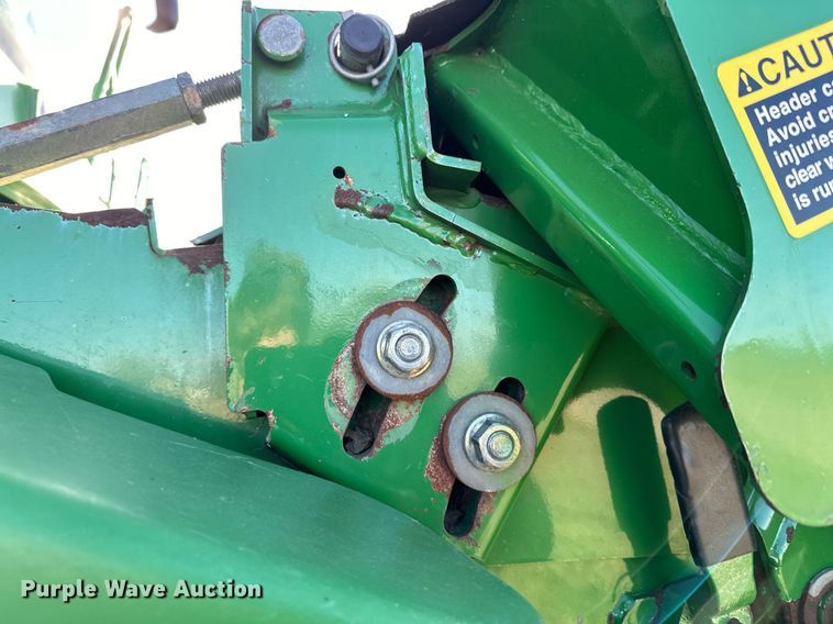image for item LO9384 2013 John Deere S680S STS  combine