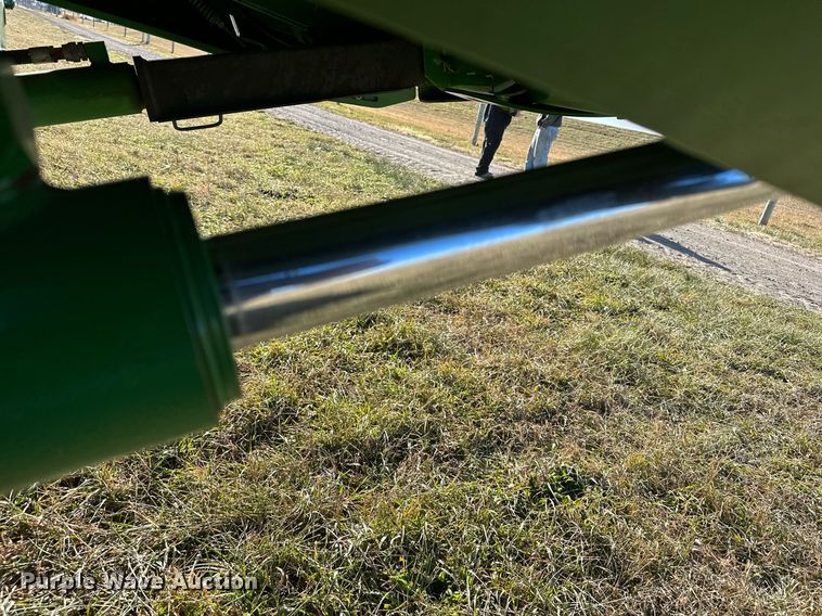 image for item LO9384 2013 John Deere S680S STS  combine