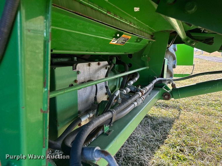 image for item LO9384 2013 John Deere S680S STS  combine