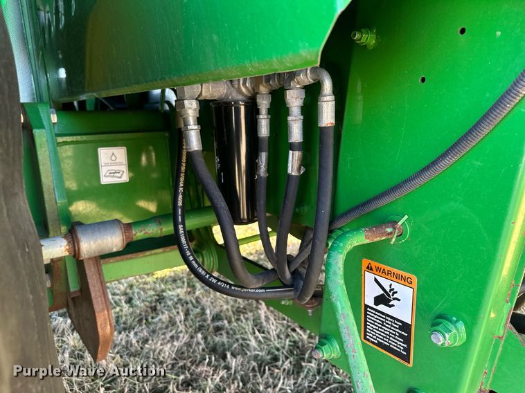 image for item LO9384 2013 John Deere S680S STS  combine