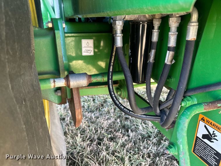 image for item LO9384 2013 John Deere S680S STS  combine