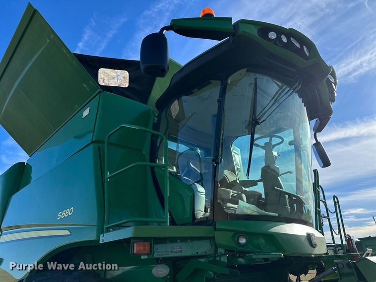 image for item LO9384 2013 John Deere S680S STS  combine