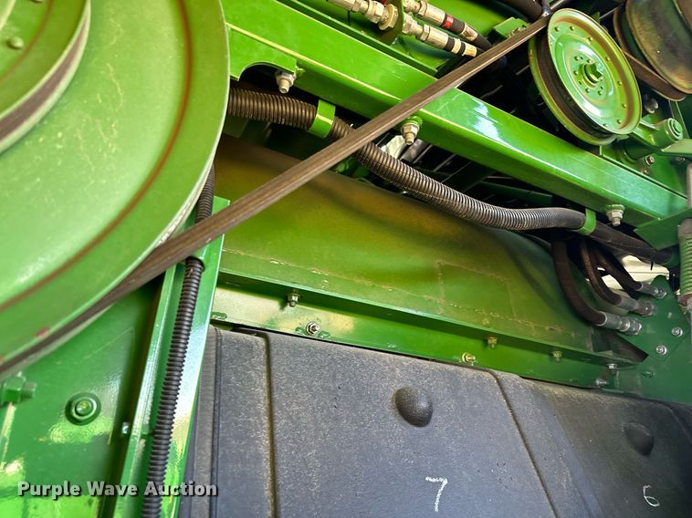 image for item LO9384 2013 John Deere S680S STS  combine