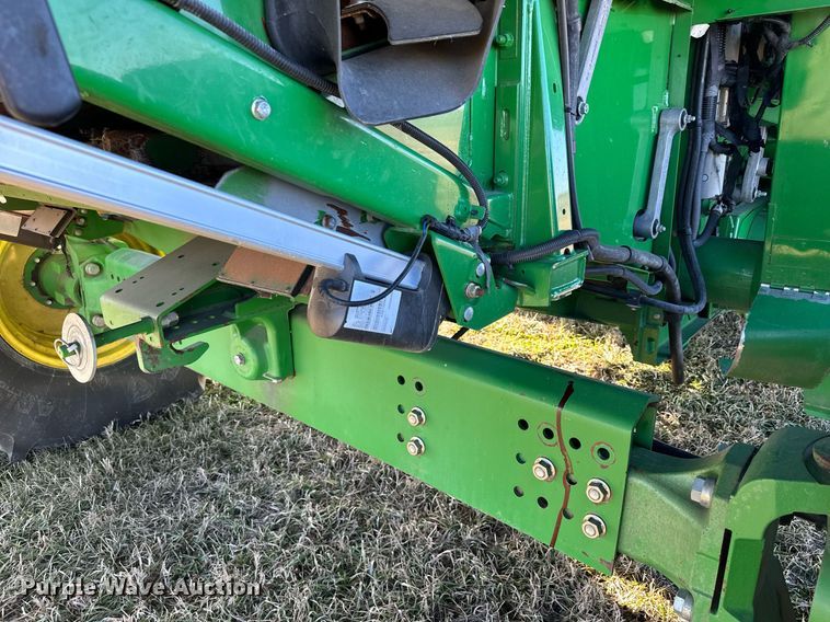 image for item LO9384 2013 John Deere S680S STS  combine