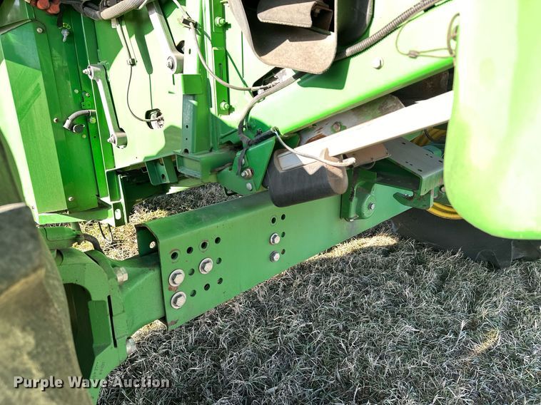 image for item LO9384 2013 John Deere S680S STS  combine