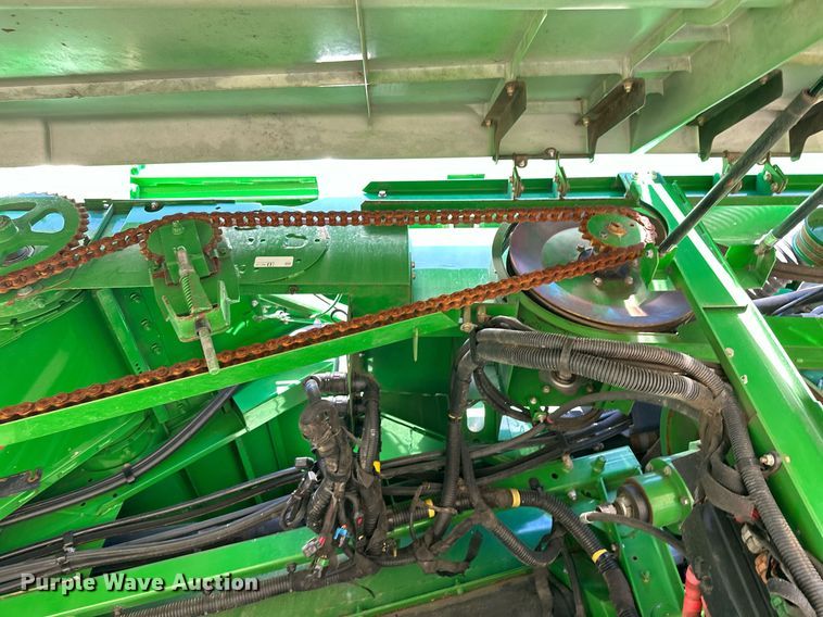 image for item LO9384 2013 John Deere S680S STS  combine