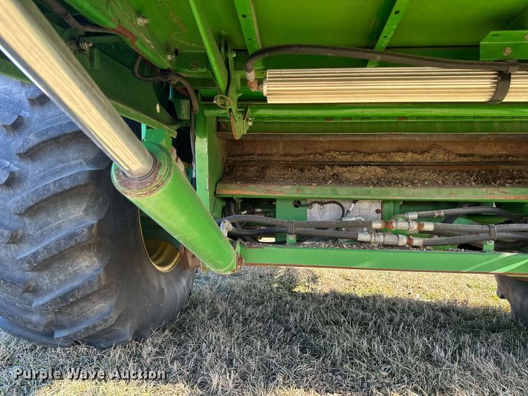 image for item LO9384 2013 John Deere S680S STS  combine