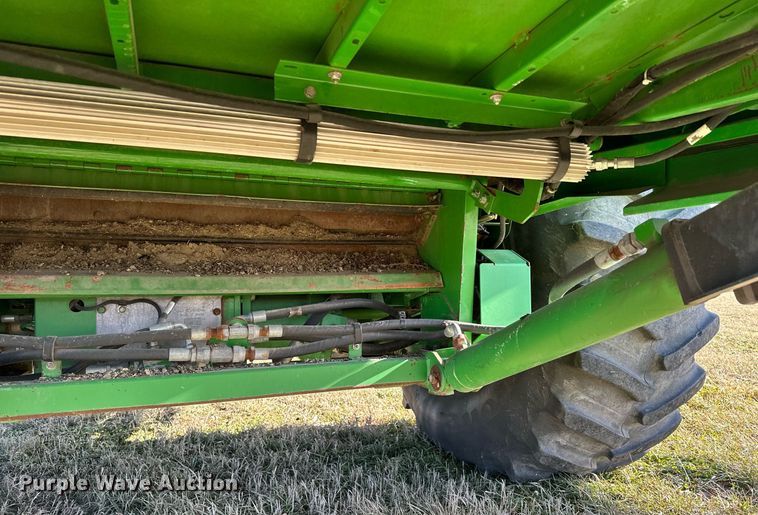 image for item LO9384 2013 John Deere S680S STS  combine