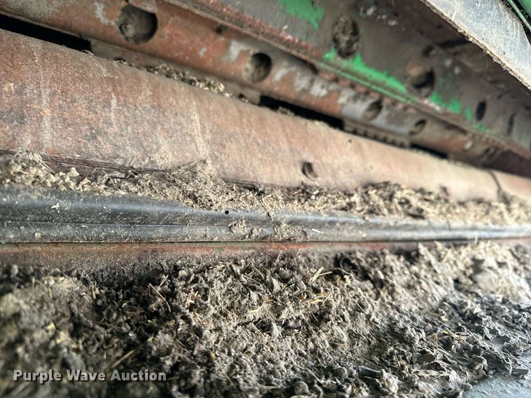 image for item LO9384 2013 John Deere S680S STS  combine