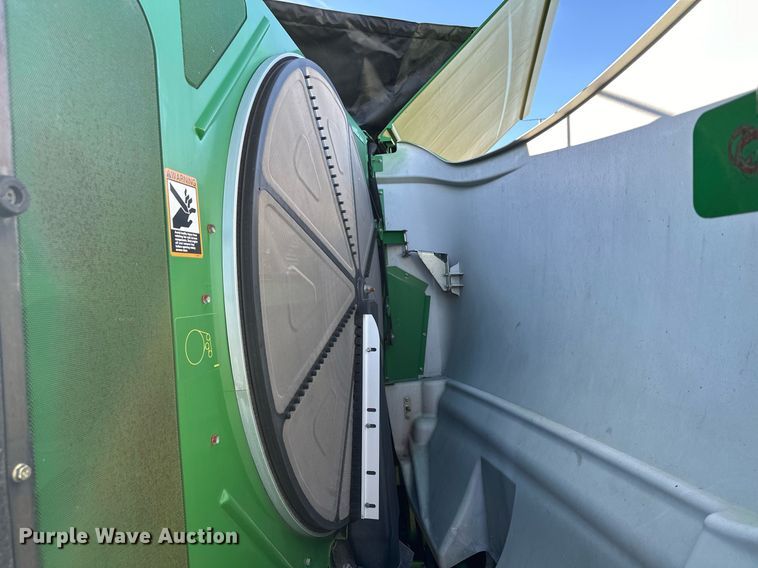 image for item LO9384 2013 John Deere S680S STS  combine