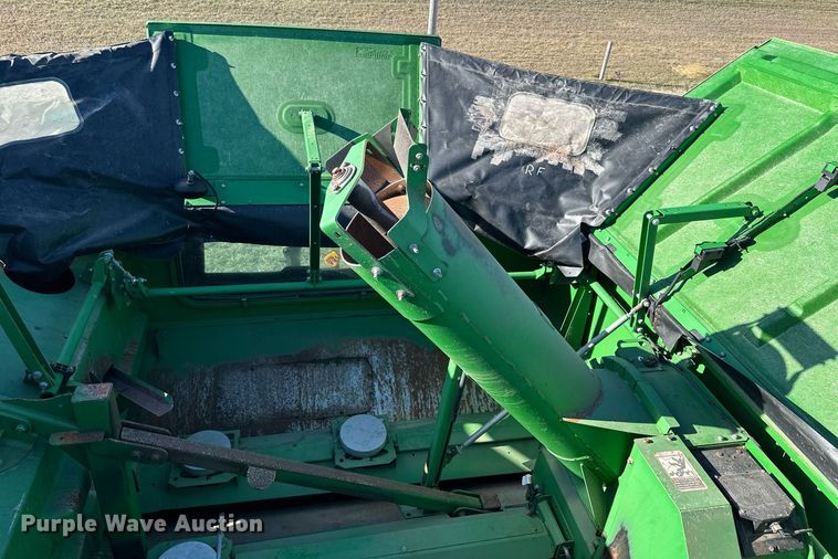 image for item LO9384 2013 John Deere S680S STS  combine