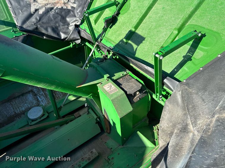 image for item LO9384 2013 John Deere S680S STS  combine