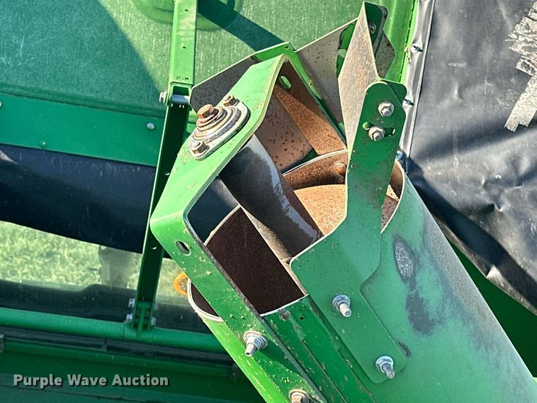 image for item LO9384 2013 John Deere S680S STS  combine