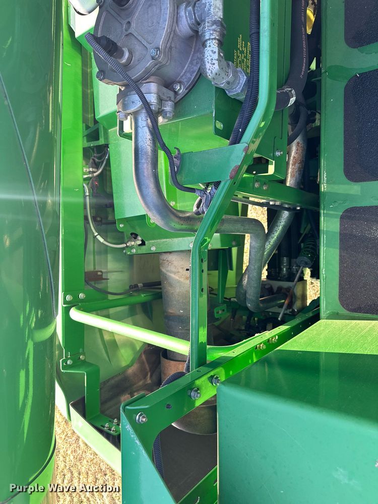 image for item LO9384 2013 John Deere S680S STS  combine