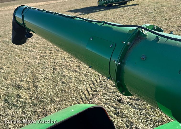 image for item LO9384 2013 John Deere S680S STS  combine