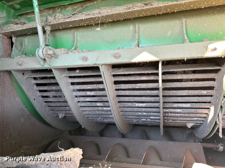 image for item LO9384 2013 John Deere S680S STS  combine