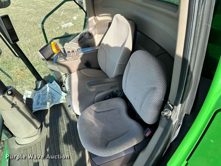 image for item LO9384 2013 John Deere S680S STS  combine