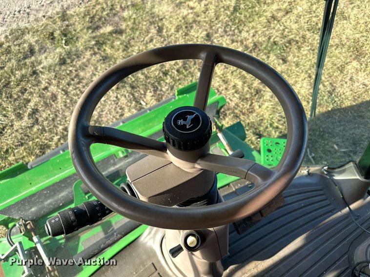 image for item LO9384 2013 John Deere S680S STS  combine