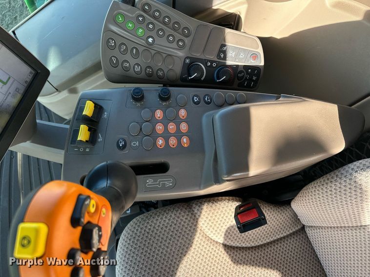 image for item LO9384 2013 John Deere S680S STS  combine