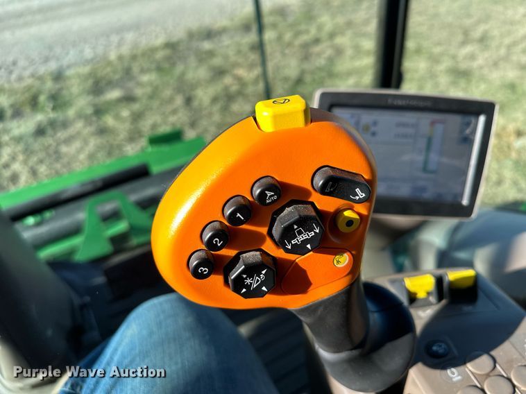 image for item LO9384 2013 John Deere S680S STS  combine