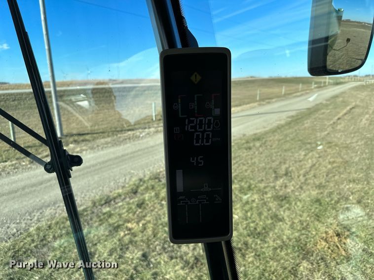 image for item LO9384 2013 John Deere S680S STS  combine