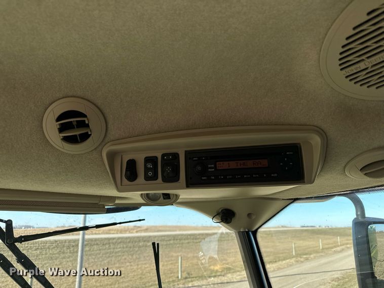 image for item LO9384 2013 John Deere S680S STS  combine